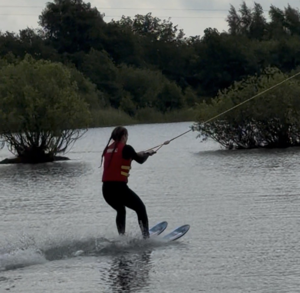 Wasserskifahrt auf dem Selker See