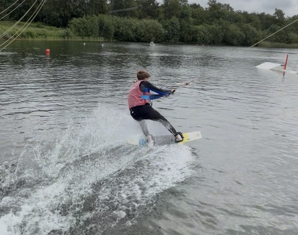 Wasserskifahrt auf dem Selker See